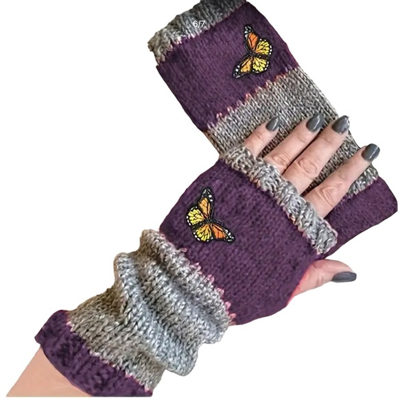 - 🍁 Knit Fingerless Butterfly Gloves - Picture 7 of 9